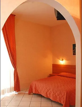 Clarin 2* Рим