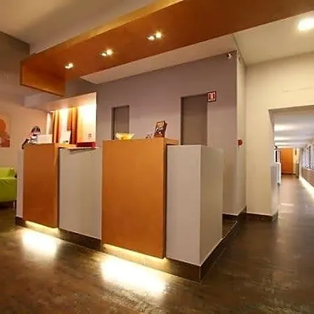 Hotel Clarin 2*