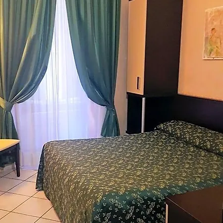 Hotel Clarin 2*