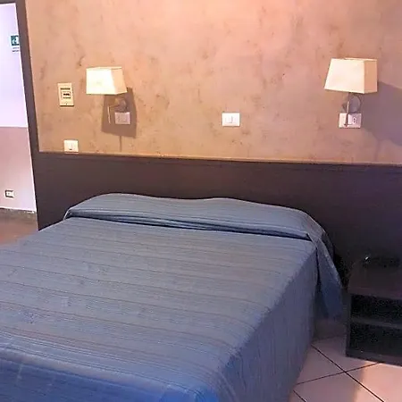 Hotel Clarin 2*