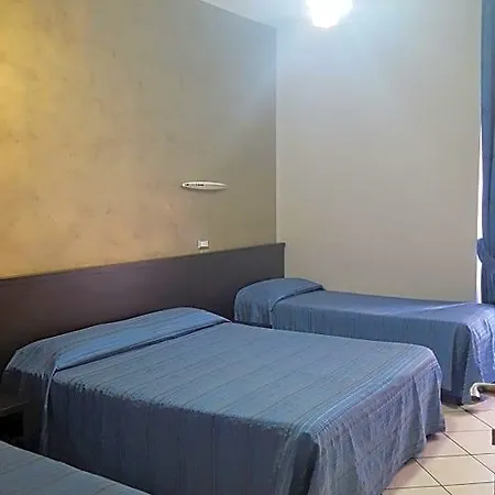Hotel Clarin 2*