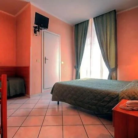 Clarin Hotel 2*